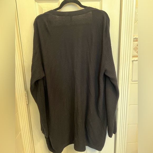 Women’s Leo & Nicole Black Cardigan Sweater - Picture 2 of 4